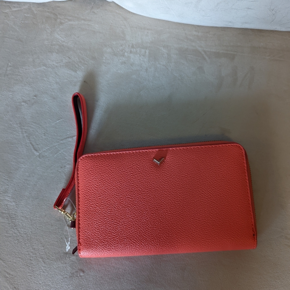 Tech wristlet